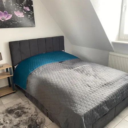 Maisonette - In *
