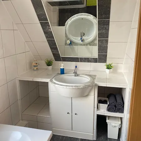 Maisonette - In *